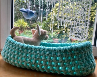 Bed for puppy dog and cat, Crochet acrylic dog bed, Basket for chihuahua or small dog, Chihuahua fashion bed, Basket for dog, Gift for pets