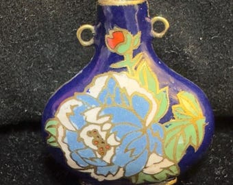 Mini jarrón chino cloisonné / Decoración floral de latón esmaltado azul vintage / Jarrón pequeño pintado a mano / Figura coleccionable asiática