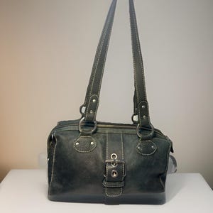 Bolso tipo cartera de cuero verde Roots / Hecho a mano en Canadá / Bolso de hombro suave vintage Y2K / Bolso con detalle de hebilla / Bolso de mano para uso diario