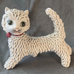 Vintage 1950 Gatto Spaghetti Cat Rzeźba Biała Ceramiczna Figurka Zielone Oczy Retro MCM Decor