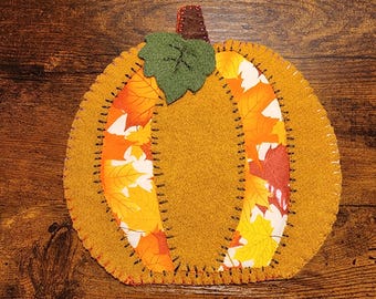 Pumpkin Leaf Pattern Candle Mat Mug Rug 7"