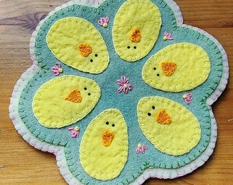 Easter Chick Candle Mat