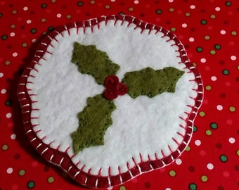 Christmas Holly Mug Rug
