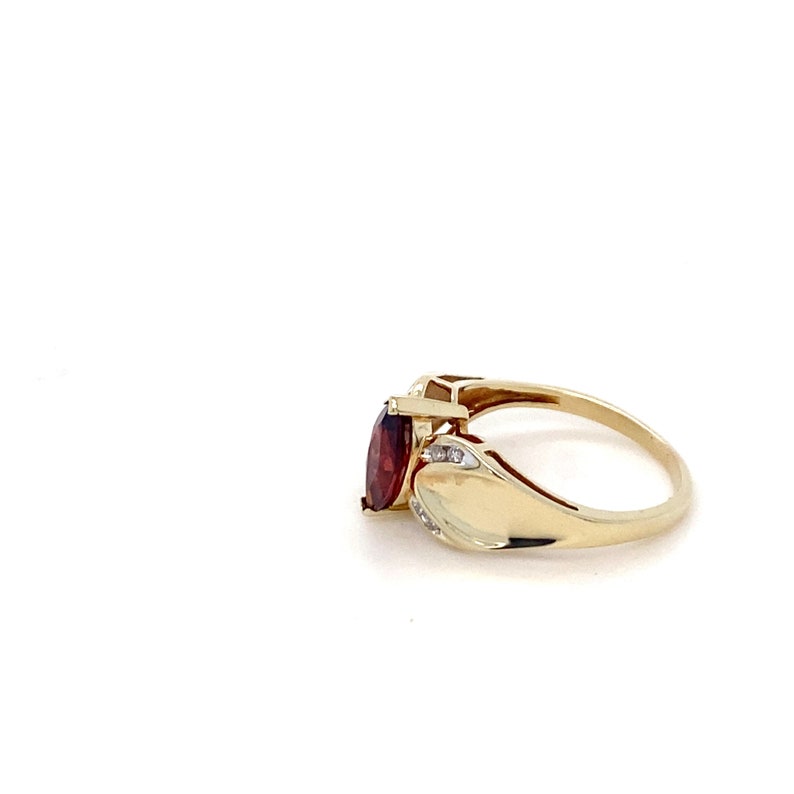 Vintage yellow Gold and Marquise Cut Garnet and Diamond Ring image 9