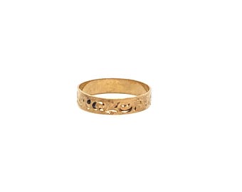 Vintage Gold Cigar Band with Scroll Design Size 2
