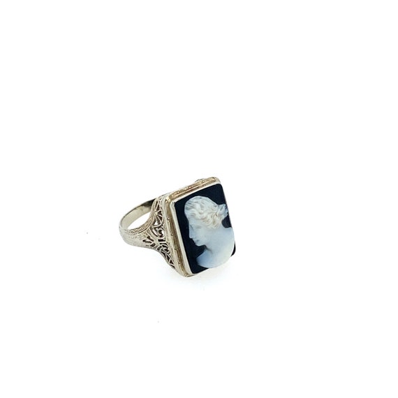 Vintage White Gold Onyx Filigree Cameo Ring - image 3