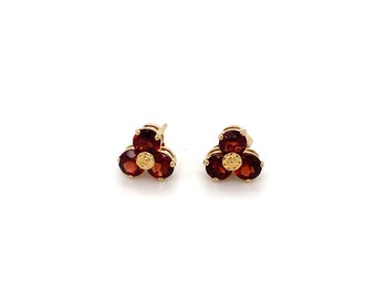 Vintage Yellow Gold Garnet Cluster Stud earrings