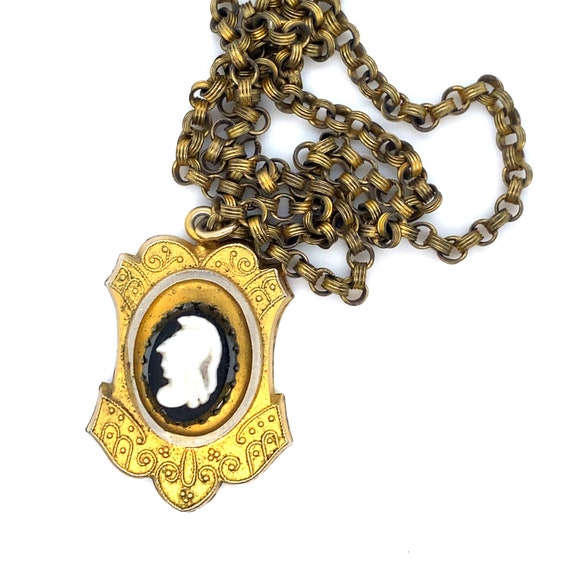 Vintage Gold Toned Cameo Mourning Pendant - image 3