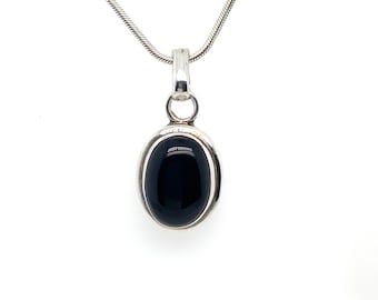 Vintage Sterling Pendant Bezel Set Onyx on 20 " Snake Chain