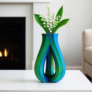 Cosmic Bloom Chameleon Vase – Luxury 3D Printed Art for Fresh Flowers & Home Decor ,  Unique Gift Idea, Waterproof
