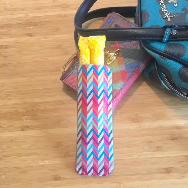 Zig Zag Privacy Pouch, Tampon Case, Tampon Holder, Discreet Tampon Pouch ideal for Girls in College, School, Work