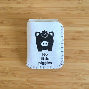 Funny Pig Birth Control Pill Case: Felt Pill Sleeve
