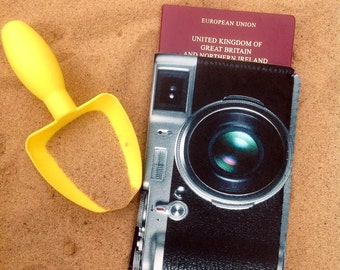 Retro Camera Passport Sleeve, Camera Passport Cover, Felt Passport Case, Passport Holder, Gift for Men, Gift for Photographer, Travel Gift