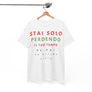 Cotton T-shirt with print and motivational phrase. Perfect for those who love to dress with style and positivity, Graphic T-shirt gift