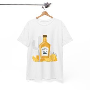 Tequila and Sunshine T-Shirt, Tequila Gift T-Shirt, Funny Summer Alcohol T-Shirt, Humorous , Funny Summer T-Shirt, Drinking Gift alcol retrò