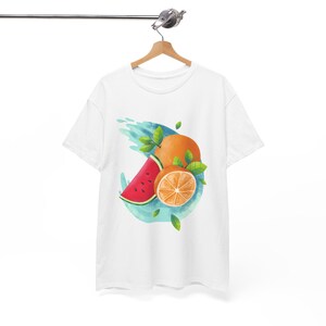 Cotton T-shirt with print and motivational phrase. Perfect for those who love to dress with style and positivity, Graphic T-shirt gift