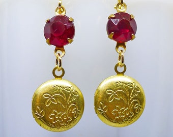 Filigree Art Deco Midcl Geometric Contemporary Boheme Maximalist Red Deco Vintage 1950s Opaque Red Crystal Earrings wGold /& Czech Glass