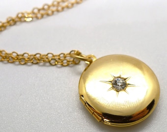 Secret Locket // Gold Plated 1950s Vintage Locket Necklace Atomic Star Rhinestone Keepsake Retro Memento Mori Lovers Friendship Midcentury