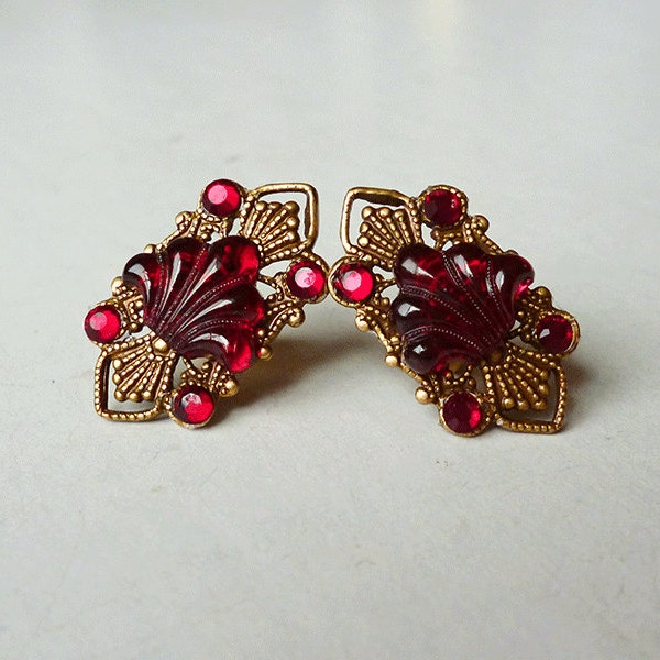 Rouge Fleur // Art Deco Style Stud Earrings, Antiqued Brass Filigree, 1940s Red Glass Fleur de Lys, Ruby Swarovski Crystals // Pinup Glamour