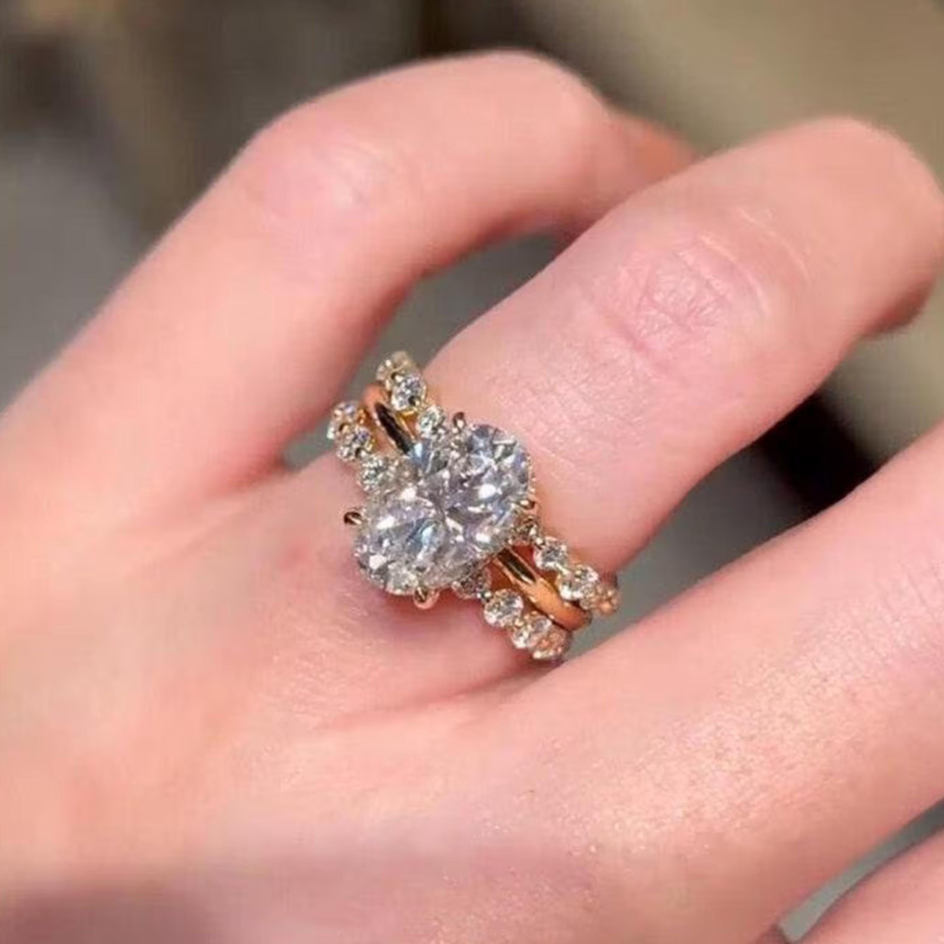 3カラット オーバル モアッサナイト ブライダルリングセット：14K 