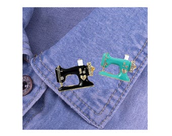 Brooch/Pin – "Vintage Sewing Machine" - Yarn Brooch - Gift for Knitter, Knitting Accessories, GuChet