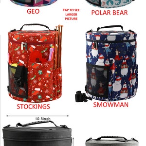 Puede incluir: Diez bolsas de almacenamiento de hilo en varios colores y patrones. Las bolsas son cil&iacute;ndricas y tienen un asa en la parte superior. Las bolsas est&aacute;n hechas de tela y tienen un bolsillo de malla en el lateral. Las bolsas est&aacute;n etiquetadas con los siguientes nombres: Geo, Oso polar, Medias, Hombre de nieve, Negro - S&oacute;lido, Gris - S&oacute;lido. Las bolsas tienen un di&aacute;metro de 10,8 pulgadas y 12,2 pulgadas.