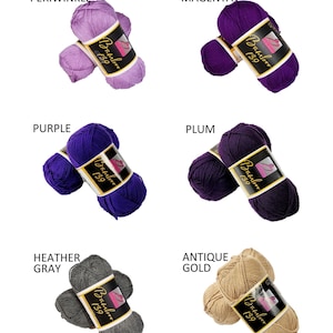 Puede incluir: Seis ovillos de hilo en diferentes colores: periwinkle, magenta, morado, ciruela, gris jaspeado y oro antiguo. Cada ovillo est&aacute; etiquetado con "Bamboo 139".