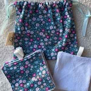 Makeup remover pads / fabric wipes