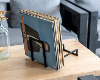 レコードホルダー：手作りの金属製LPラックオーガナイザー、スチームパンク風レコード収納