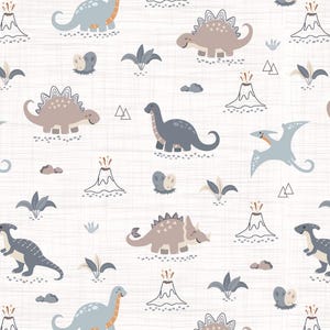 Pode incluir: Um padrão sem costura que apresenta vários dinossauros, incluindo um estegossauro, um braquiossauro, um pterodáctilo e um tricerátopo. Os dinossauros são representados em tons de azul, marrom e cinza, e são colocados sobre um fundo branco com uma textura sutil. O padrão também inclui pequenos detalhes como vulcões, ovos e plantas.