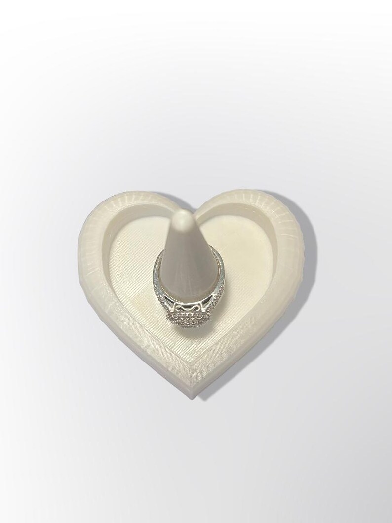 Heart Ring Holder – Cute Jewelry Stand for Rings & Earrings