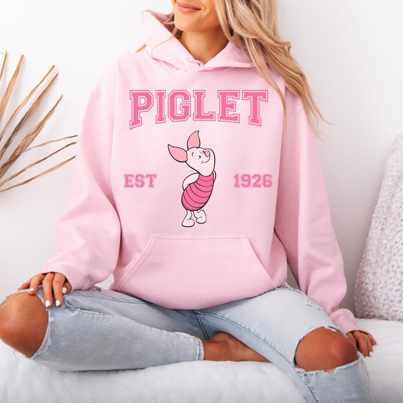 Sudadera con capucha de Piglet de Winnie the Pooh, personaje de Piglet de Disney, sudadera para viaje a Disneyland, sudadera con capucha de Piglet, sudadera con capucha de Disneyland, regalo de cumpleaños de Disney imagen 2