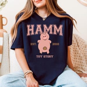 Camiseta de Hamm de Toy Story, personaje de Disney Hamm, camiseta para viaje a Disneyland, camiseta de Hamm, camiseta de Disneyland, regalo de cumpleaños de Disney, Toy Story Hamm imagen 5