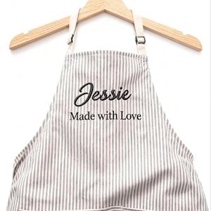 Custom Embroidered Apron – Personalized Team Building Aprons