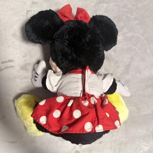Peluche di Minnie Mouse Disney con vestito a pois, 28 cm, stile vintage. immagine 2