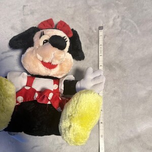 Peluche di Minnie Mouse Disney con vestito a pois, 28 cm, stile vintage. immagine 7