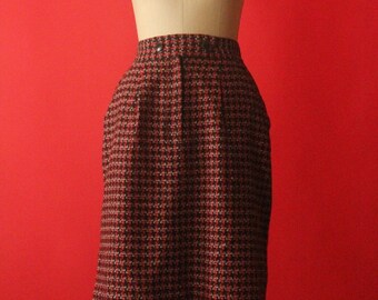 Vintage 80&#39;s Red, Black and White Tweed Houndstooth Pleated Pencil Skirt with Pockets by Diane Von Furstenberg, size 10