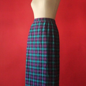 ペンドルトンのポケット付きヴィンテージ 70 年代ネイビー、ティール、パープルのチェック柄ペンシルスカート、サイズ 6
