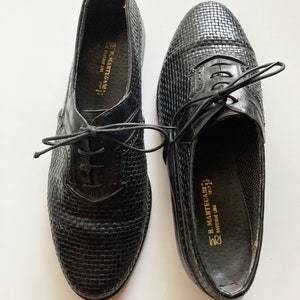 Vintage 70-/80-tals R Martegani Boutique Line svarta vävda läder Oxfords med snörning, loafers storlek 10, tillverkade i Italien bild 5