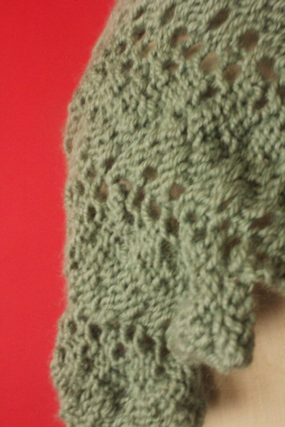 Vintage 60's Handmade Sage Green Crochet Shawl Wr… - image 10