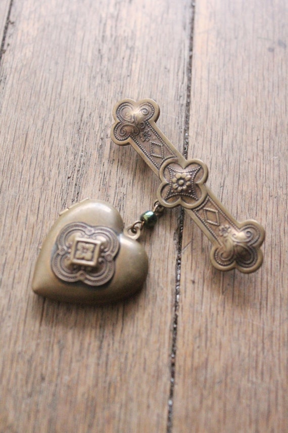 Vintage 90's Art Nouveau Style Brass Ornate Heart… - image 2