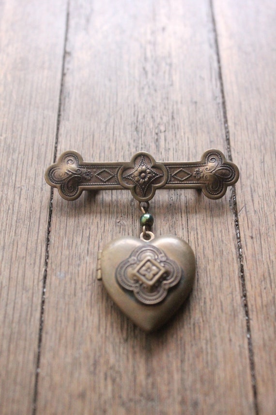 Vintage 90's Art Nouveau Style Brass Ornate Heart… - image 1