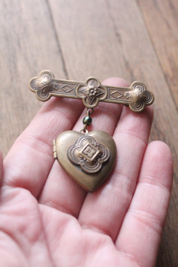 Vintage 90's Art Nouveau Style Brass Ornate Heart… - image 3