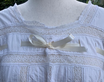 Camisón eduardiano. - Iniciales M A - Algodón blanco - ED55