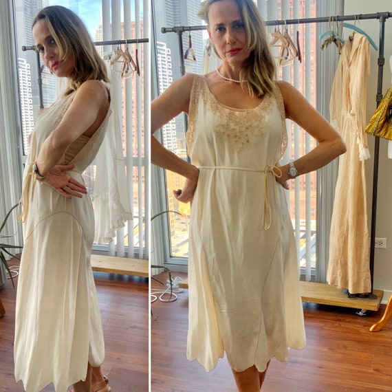 1920s Silk Nightgown Beige Vintage Silk Nightgown /… Gem