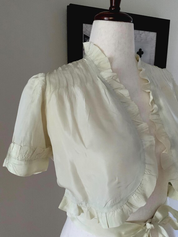 1940s Silk Hand Embroidered Bed Jacket main image 0