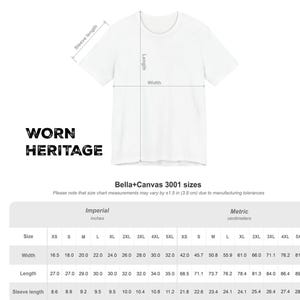 Peut inclure: T-shirt blanc avec tableau des tailles en centim&egrave;tres. Les dimensions du t-shirt sont affich&eacute;es, notamment la largeur, la longueur et la longueur des manches. Le texte "WORN HERITAGE" est &eacute;galement visible.