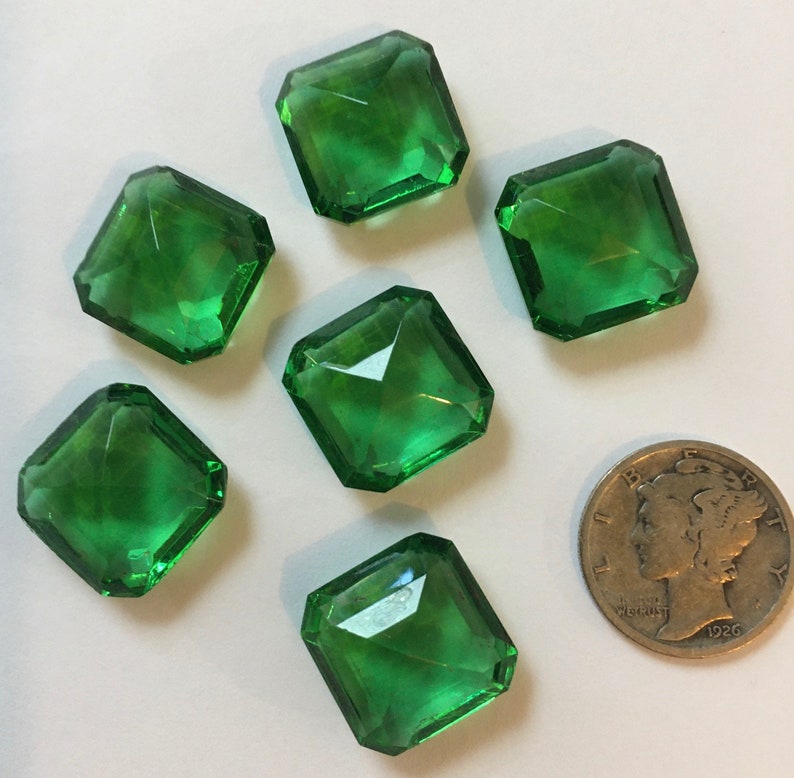 Vintage 15mm Square Peridot Green Double Faceted Glass Jewels Set of Six 6 image 2