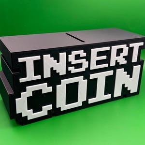 3D Printed Retro Gamer Piggy Bank: Fun Video Game Decor