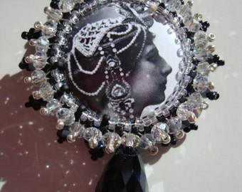 Mata Hari Glam Brooch